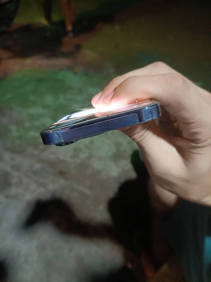 Apple iPhone 13 Pro 4