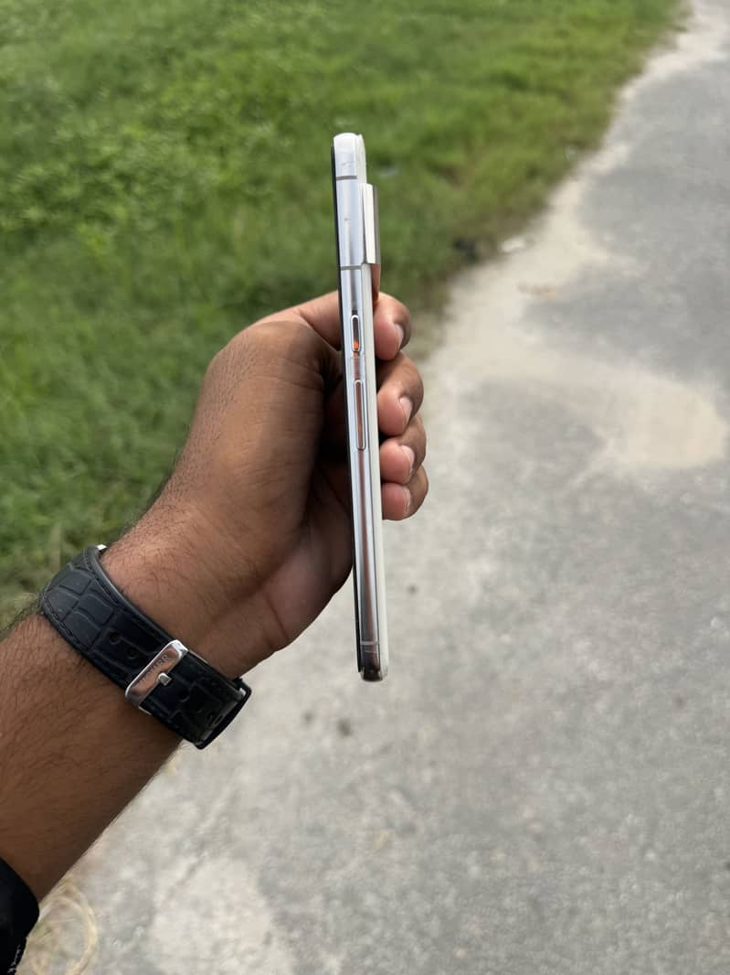 Google Pixel 8 Pro 2