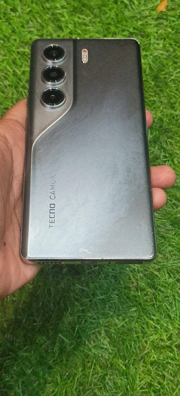 Tecno CAMON 40 Pro 1