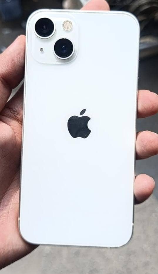 Apple iPhone 13 0