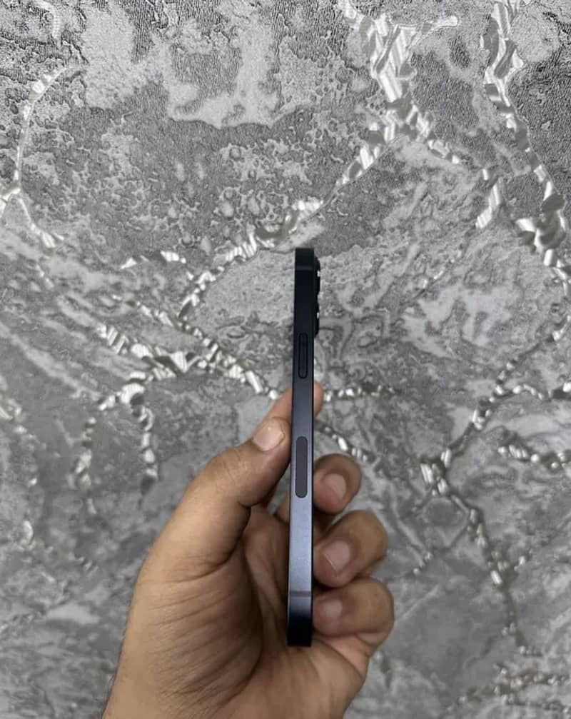 Apple iPhone 13 mdm 2