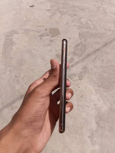 Apple iPhone XS factory