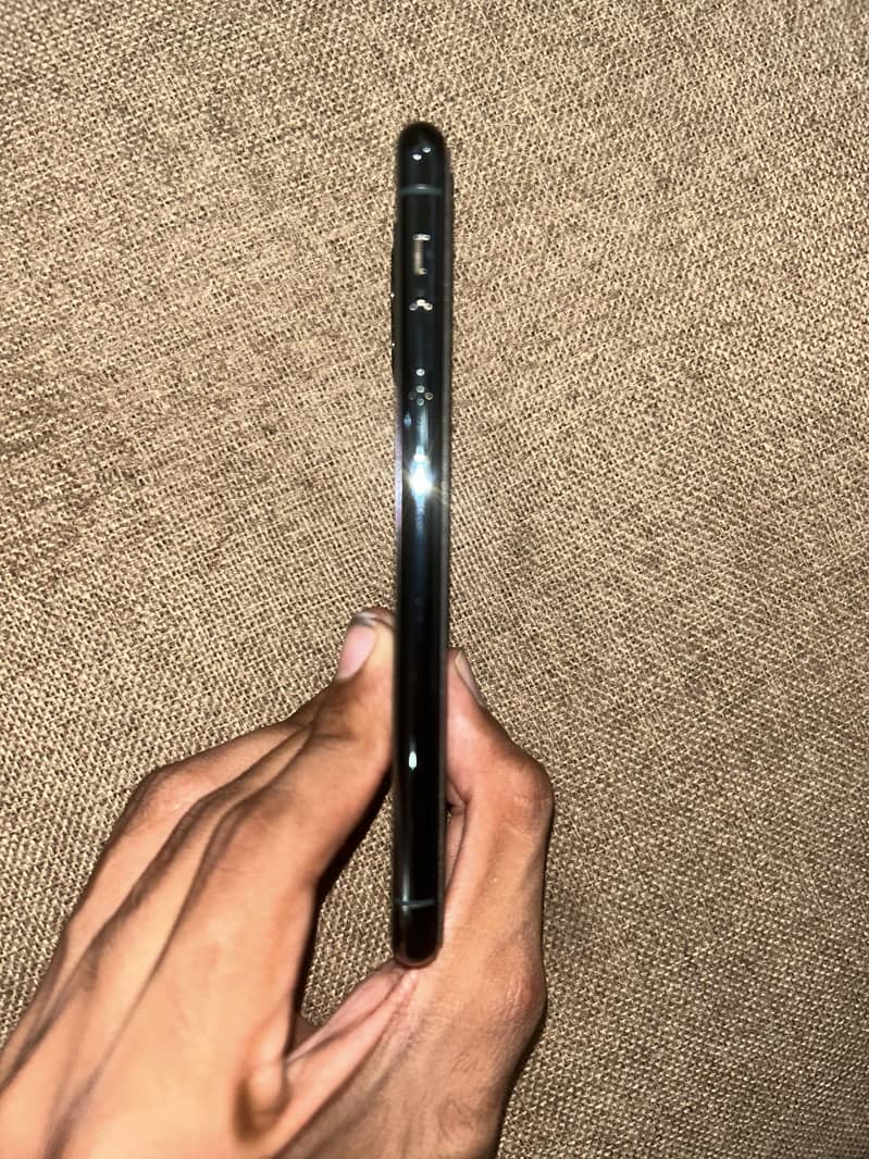 Apple iPhone 11 Pro 1