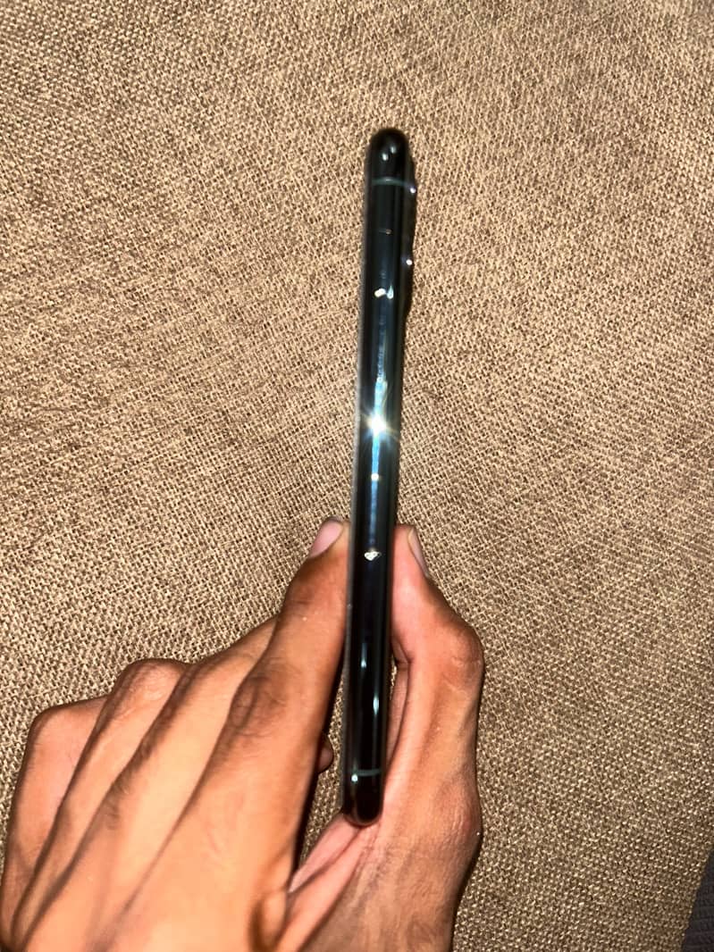 Apple iPhone 11 Pro 2
