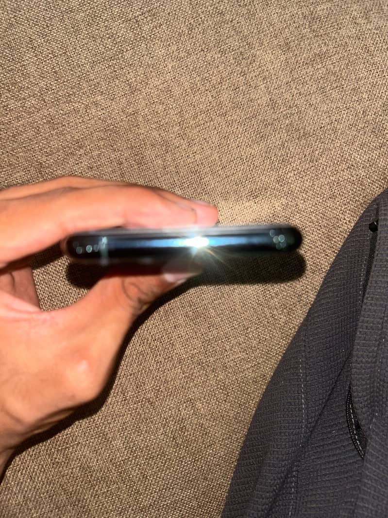 Apple iPhone 11 Pro 3