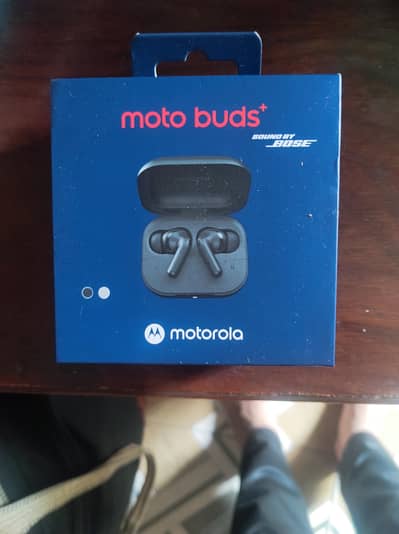 Moto buds plus