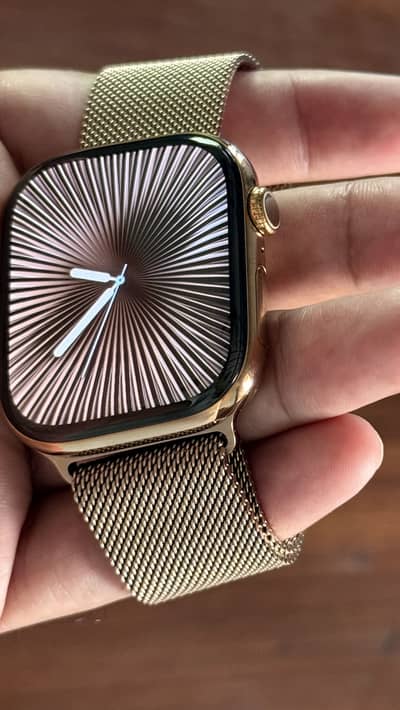 Apple watch series 10 Gold titanium