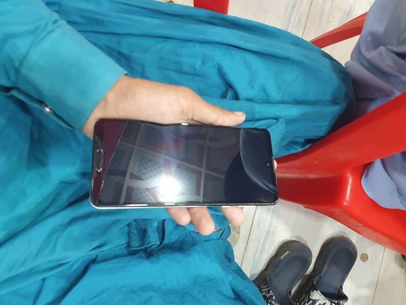 Sharp Aquos R5G 3
