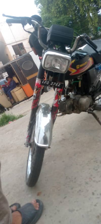 jisny bhi leni is num py WhatsApp hai rabta kar lain ok 03235121441
