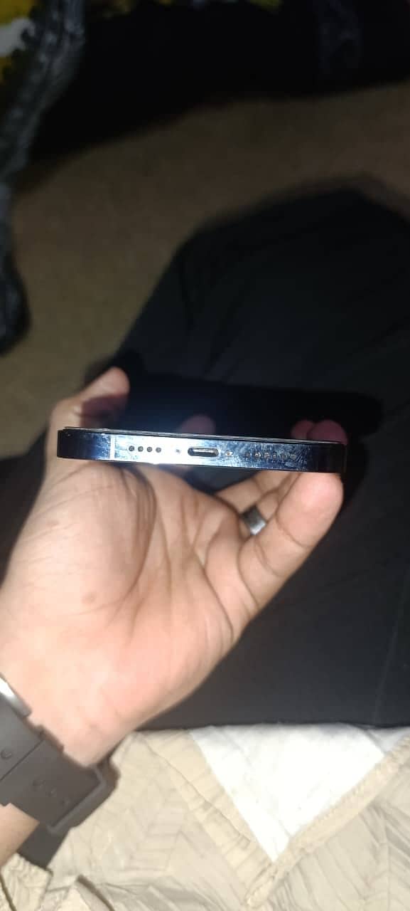 Apple iPhone 12 Pro Max 4