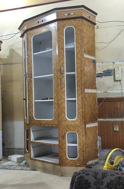 bartano wala showcase for sell