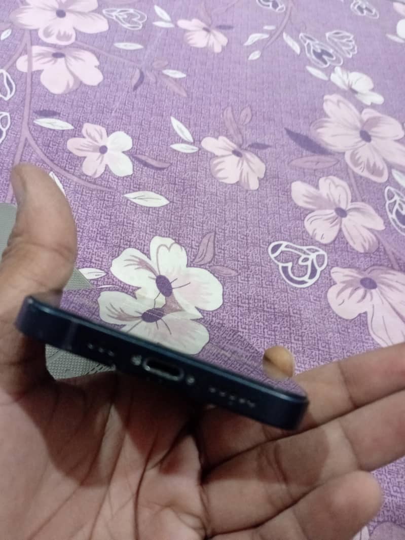 Apple iPhone 12 2