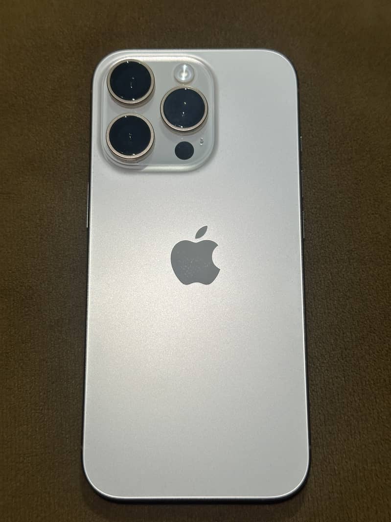 Apple iPhone 16 Pro 0
