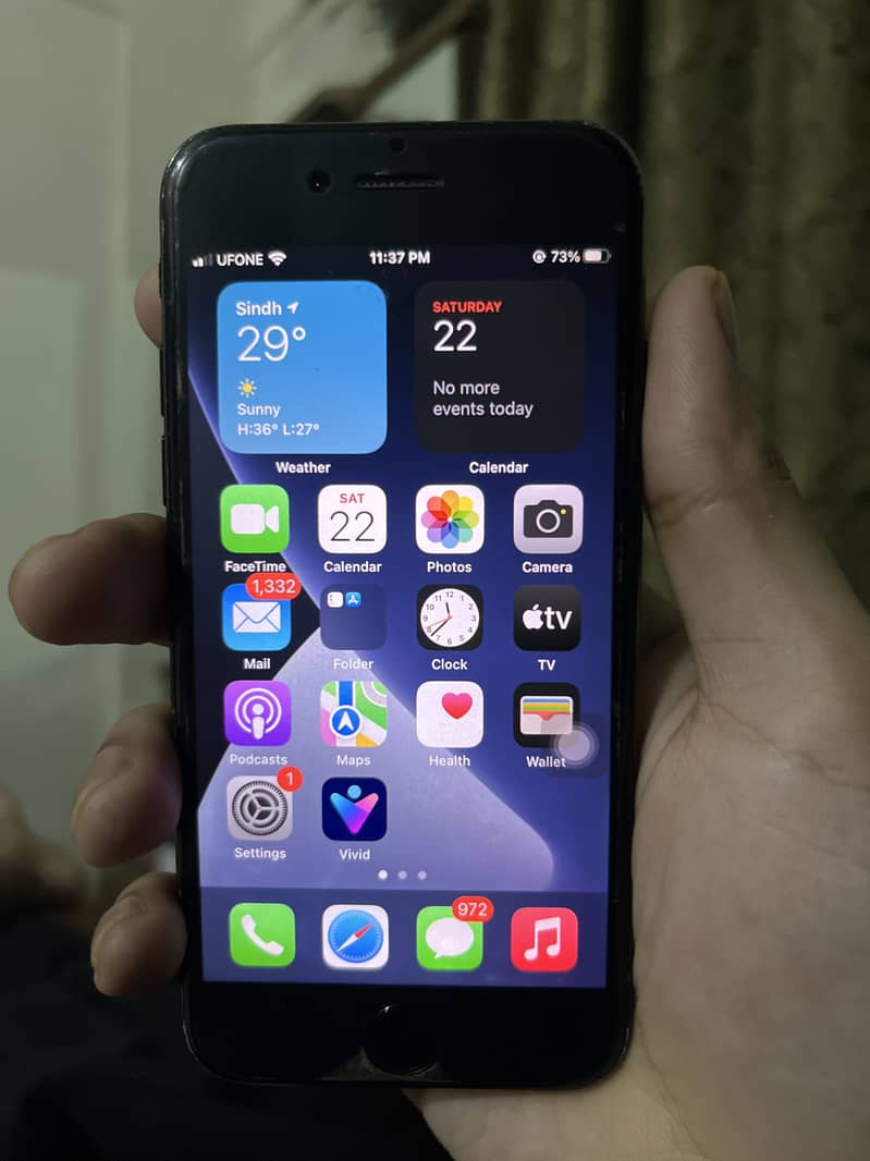Apple iPhone 7 0