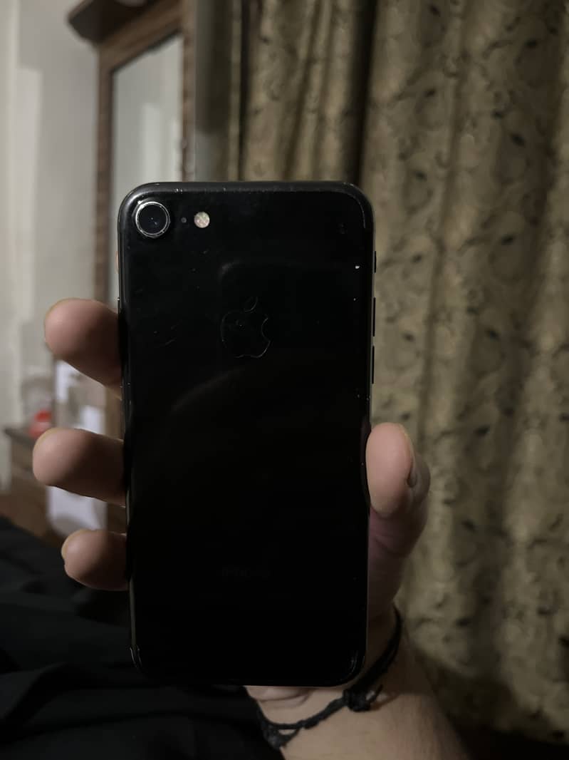 Apple iPhone 7 1