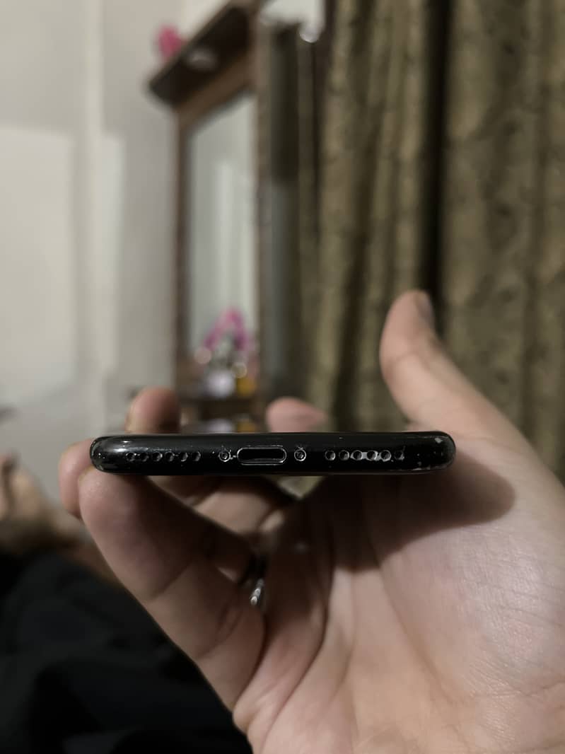 Apple iPhone 7 3