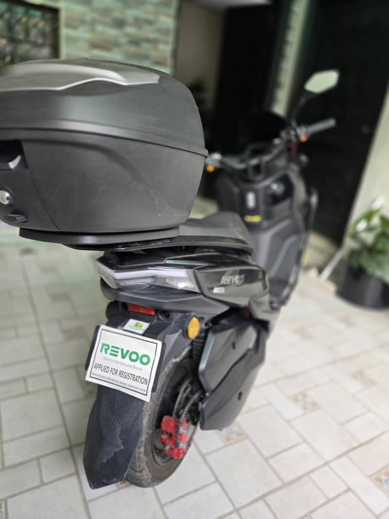 REVOO E52 4