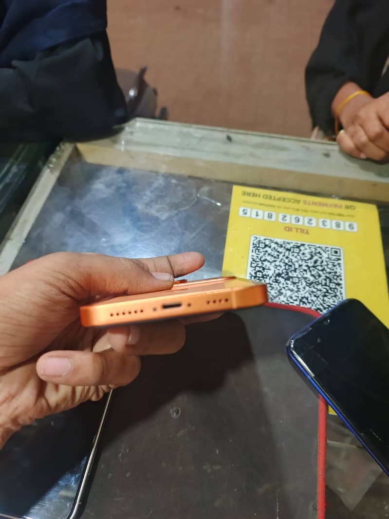 Apple iPhone 11 14