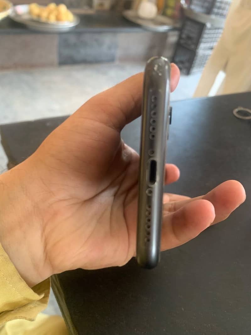 Apple iPhone 11 5