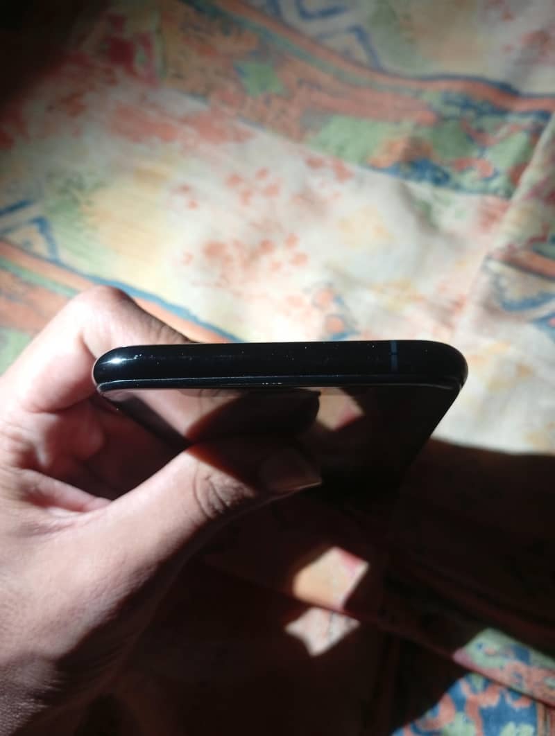 Apple iPhone X 4