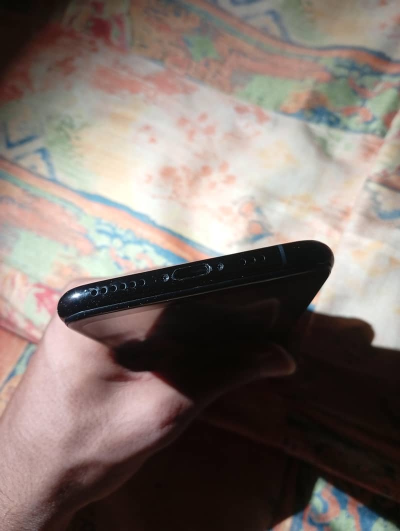 Apple iPhone X 5