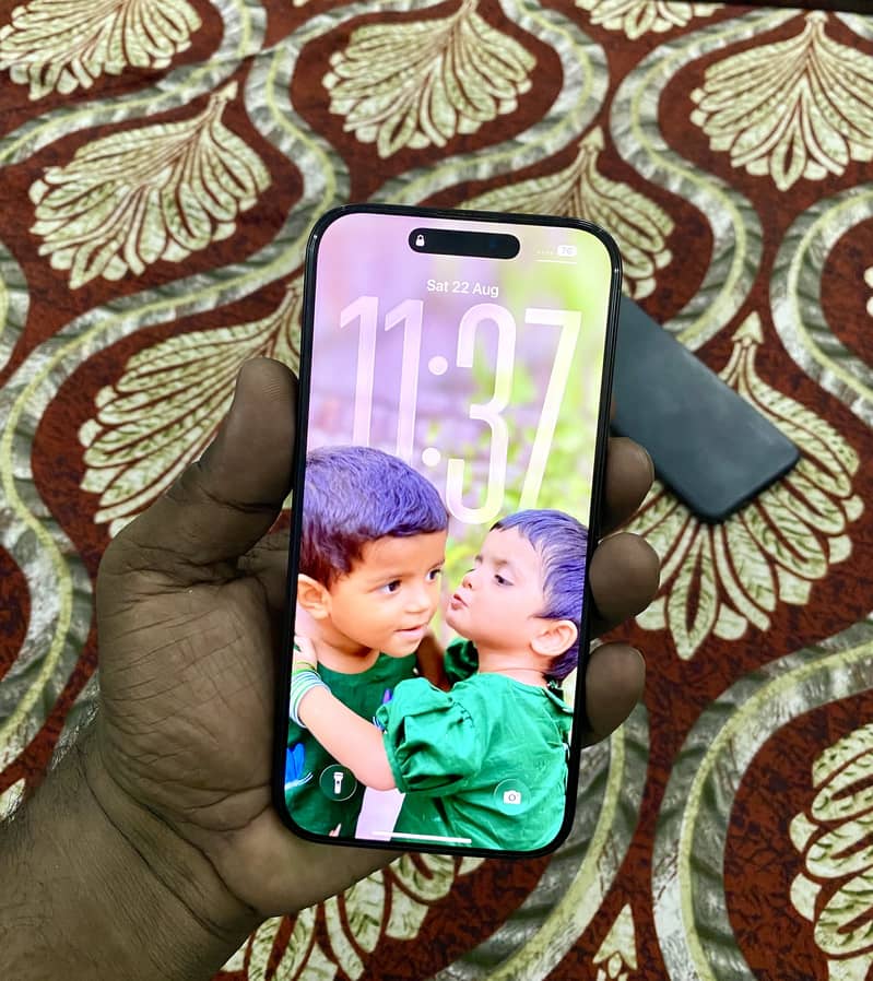 Apple iPhone 16 Pro Max 1