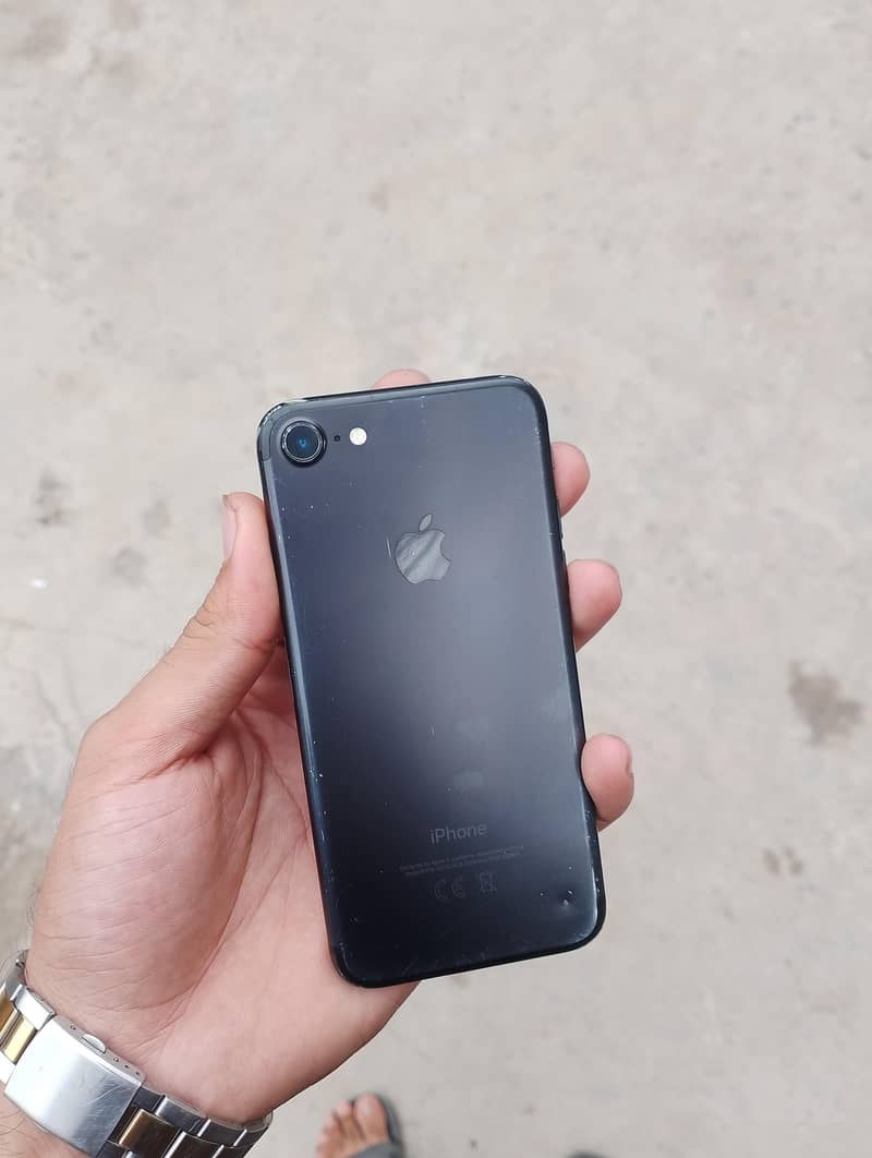 Apple iPhone 7 0