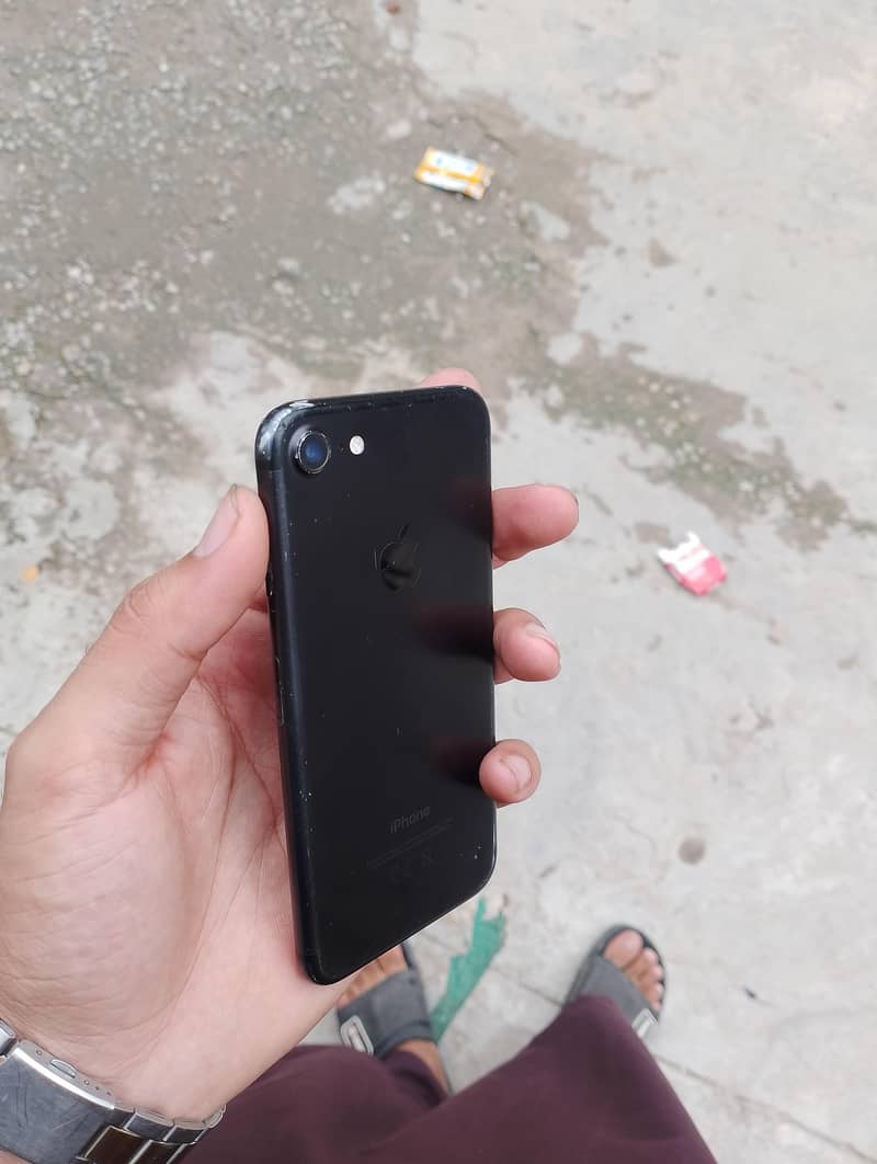 Apple iPhone 7 1