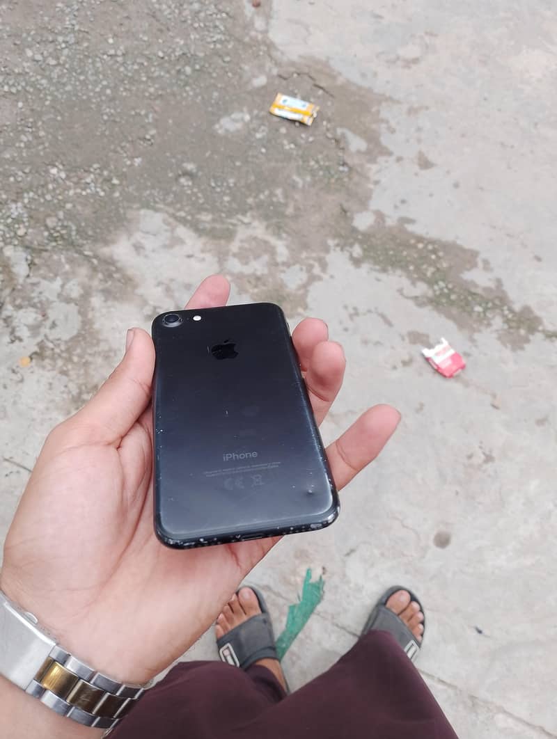 Apple iPhone 7 2