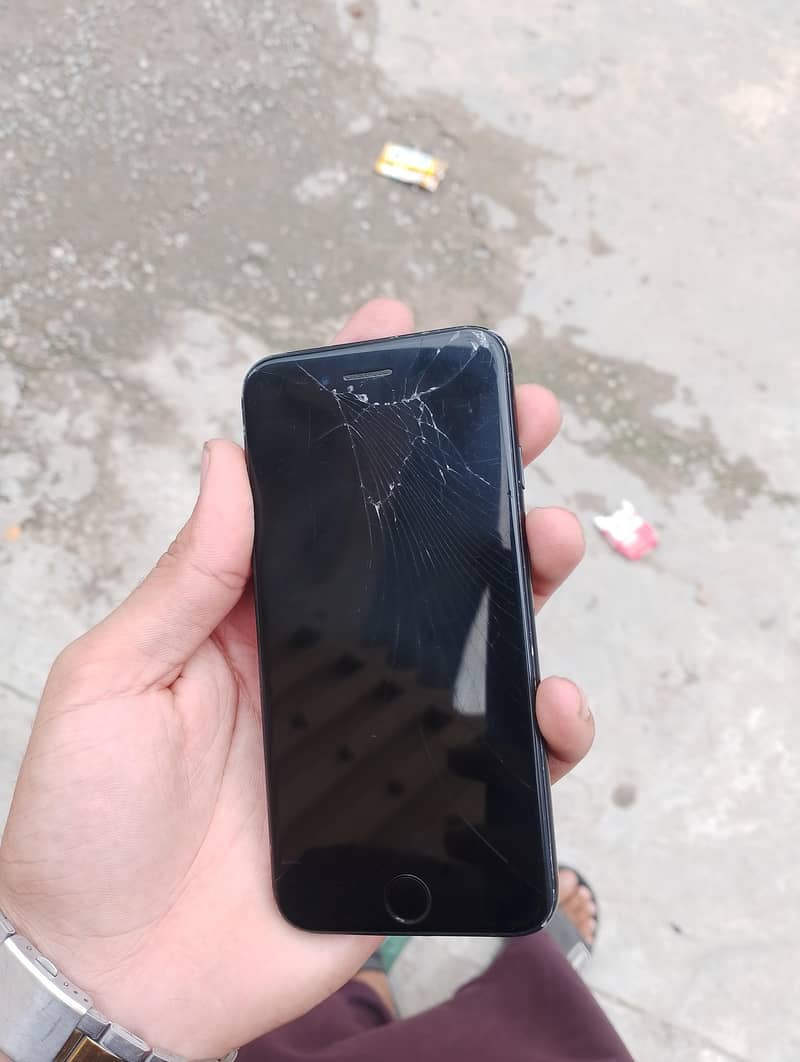 Apple iPhone 7 4