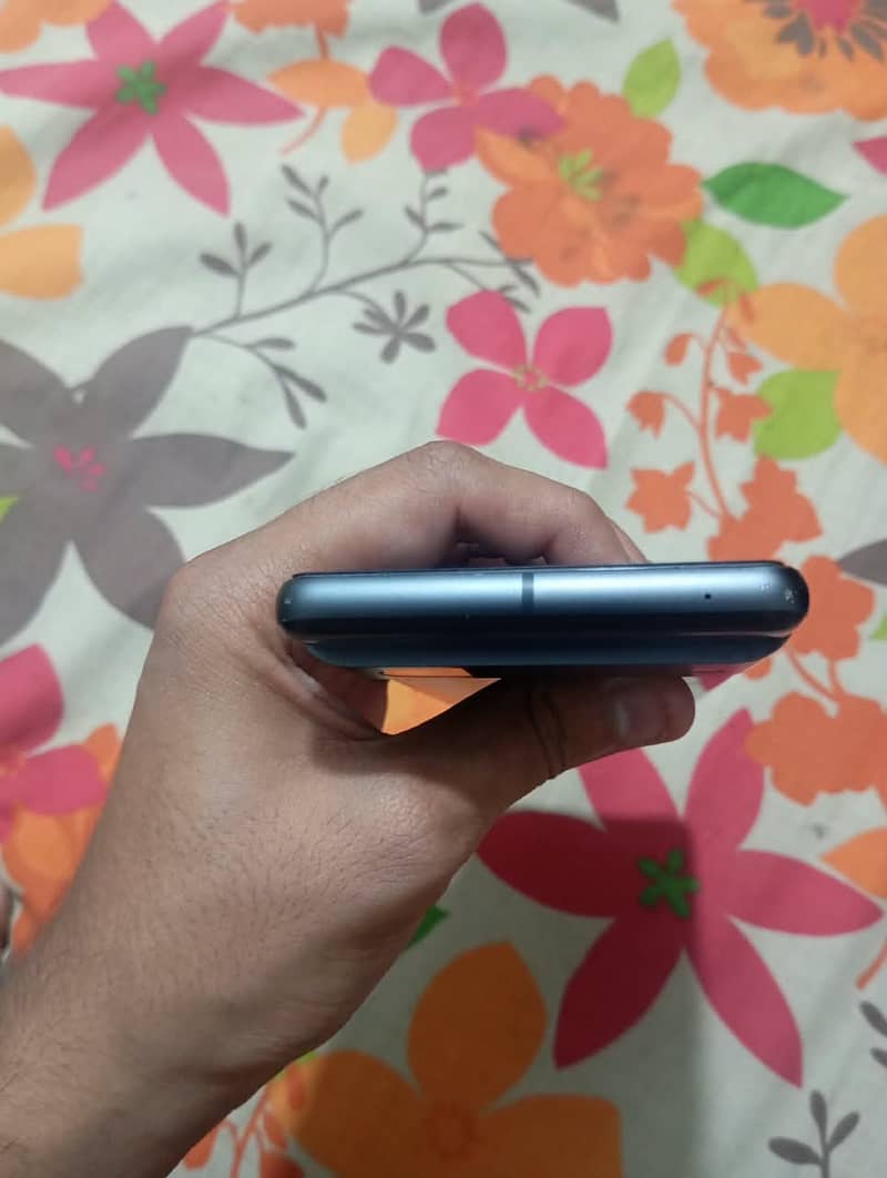 Google Pixel 7 4