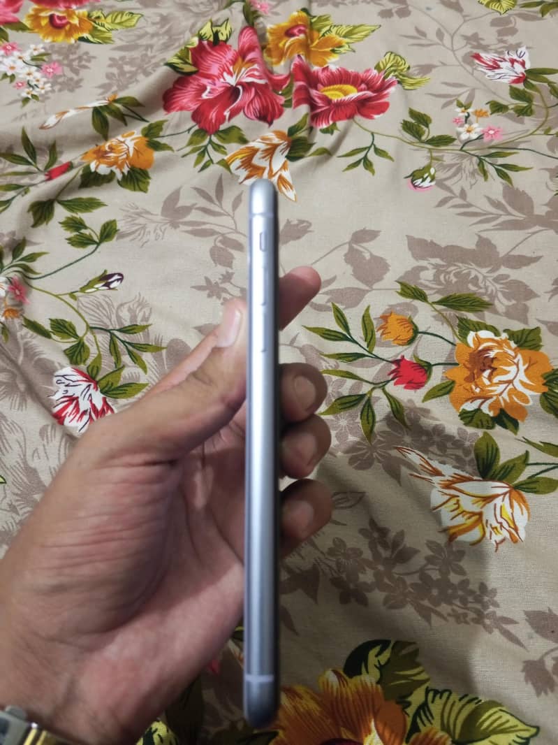 Apple iPhone 11 5