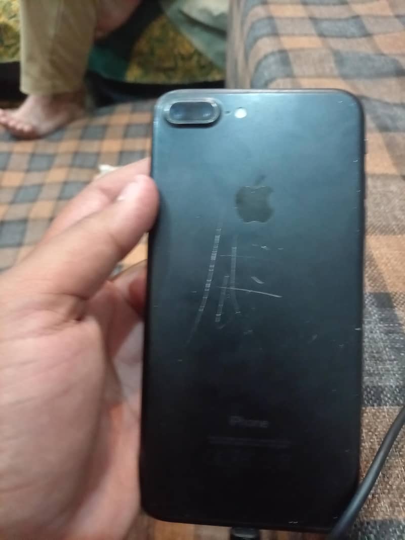 Apple iPhone 7 Plus 2