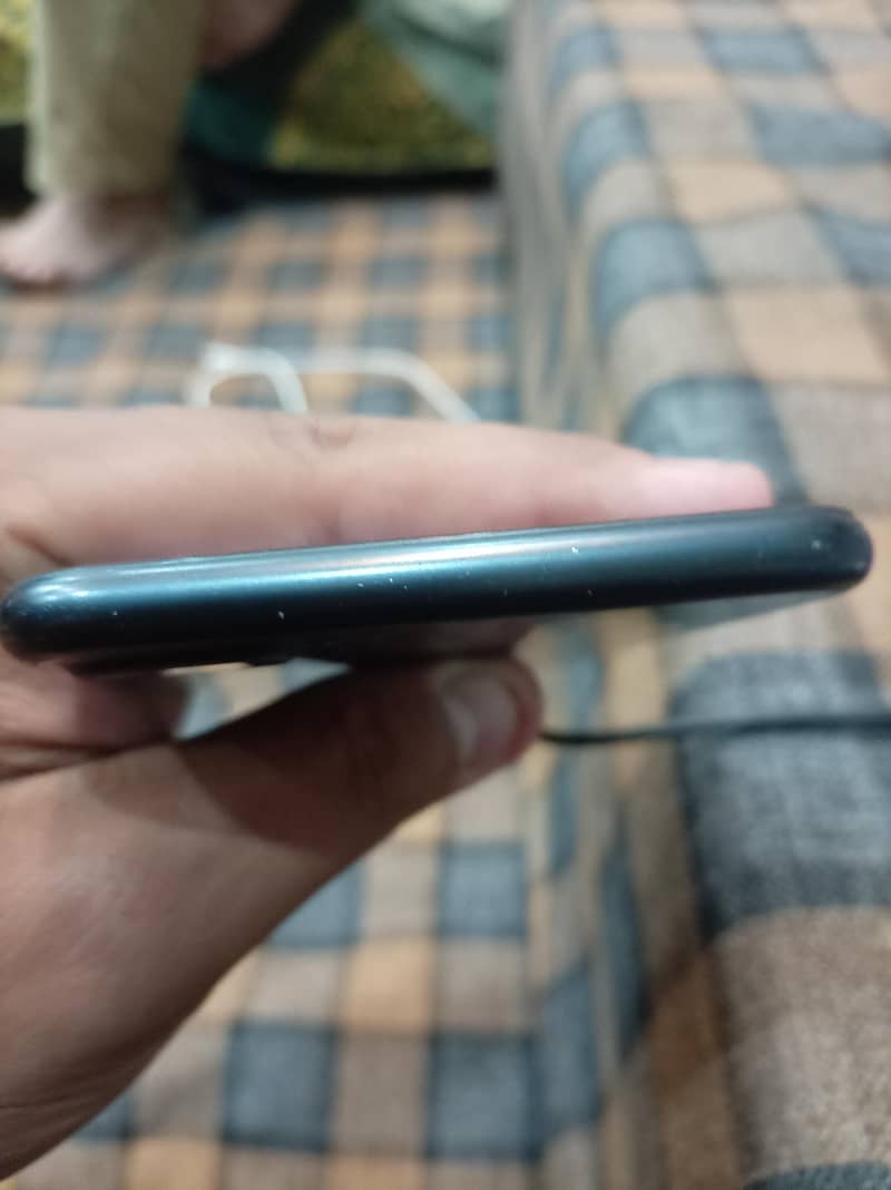 Apple iPhone 7 Plus 3