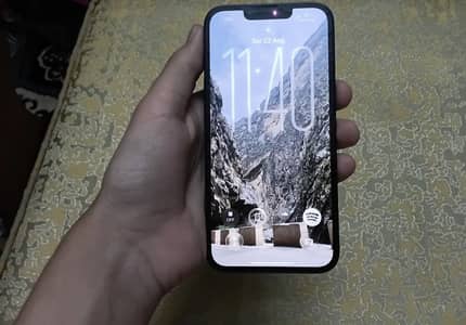 Apple iPhone 13