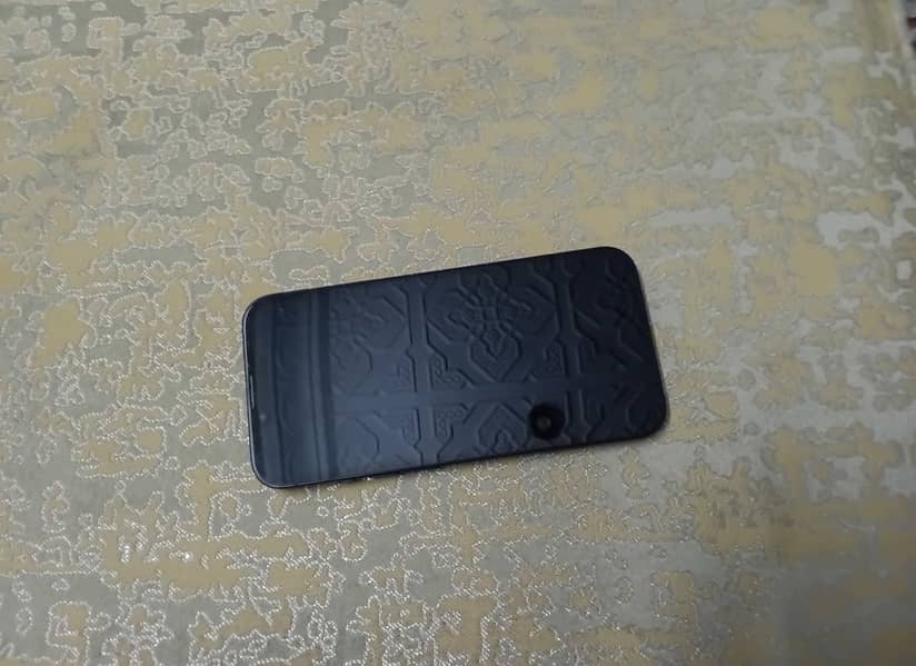 Apple iPhone 13 4