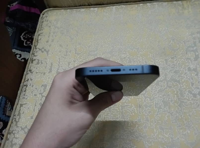 Apple iPhone 13 5