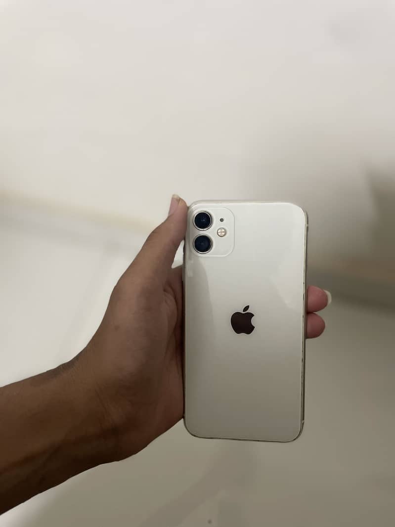 Apple iPhone 11 0