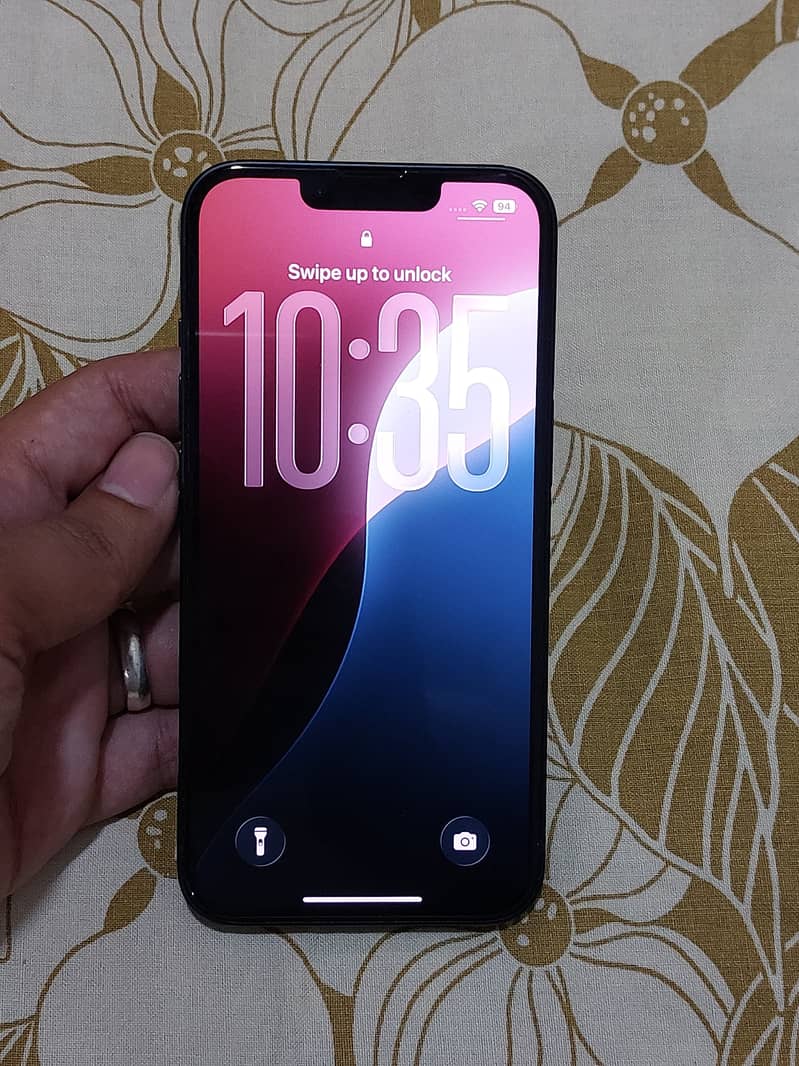 Apple iPhone 13 4