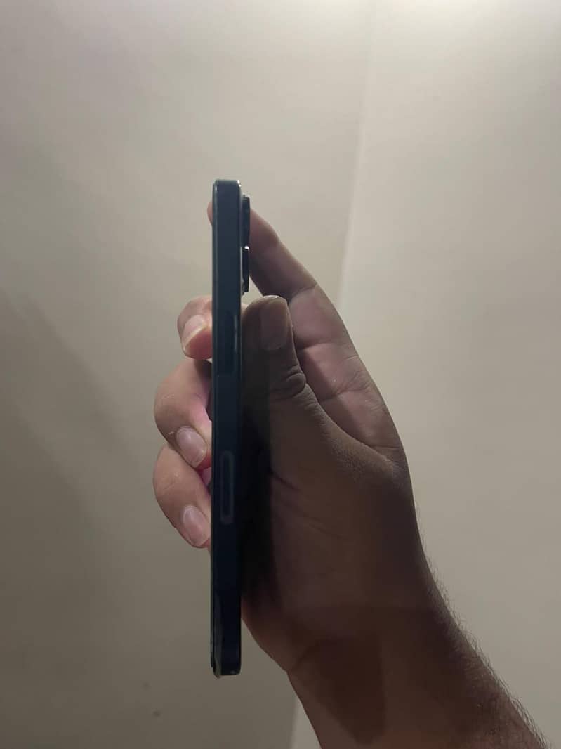 Apple iPhone 13 3