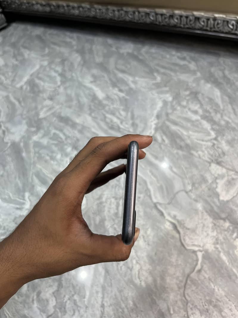 Apple iPhone 8 Plus 6