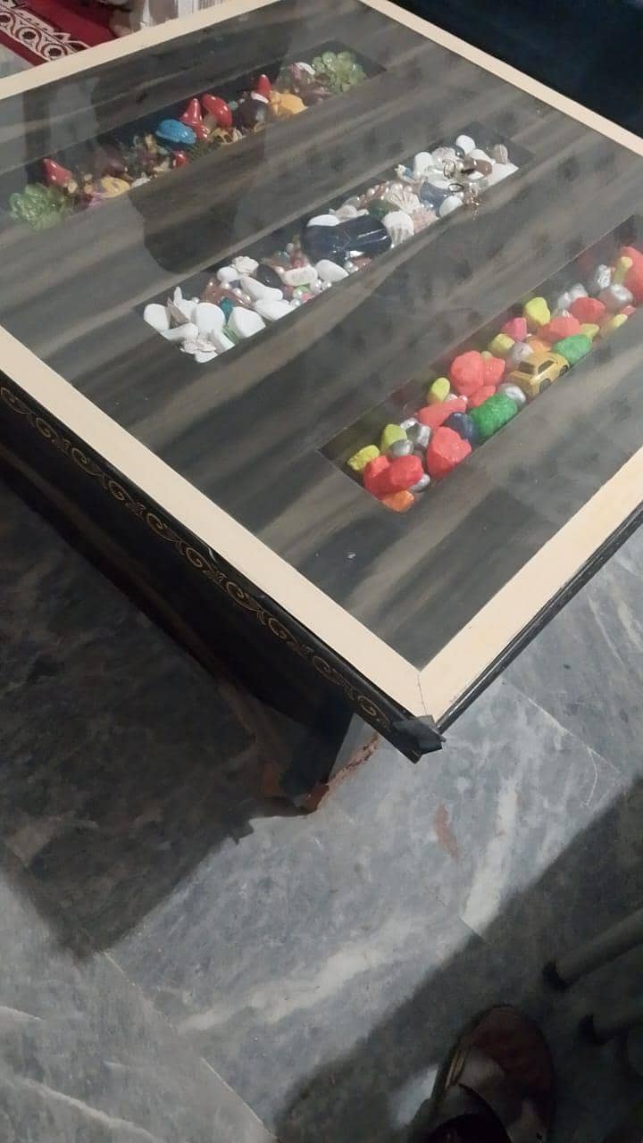 Center Table 0