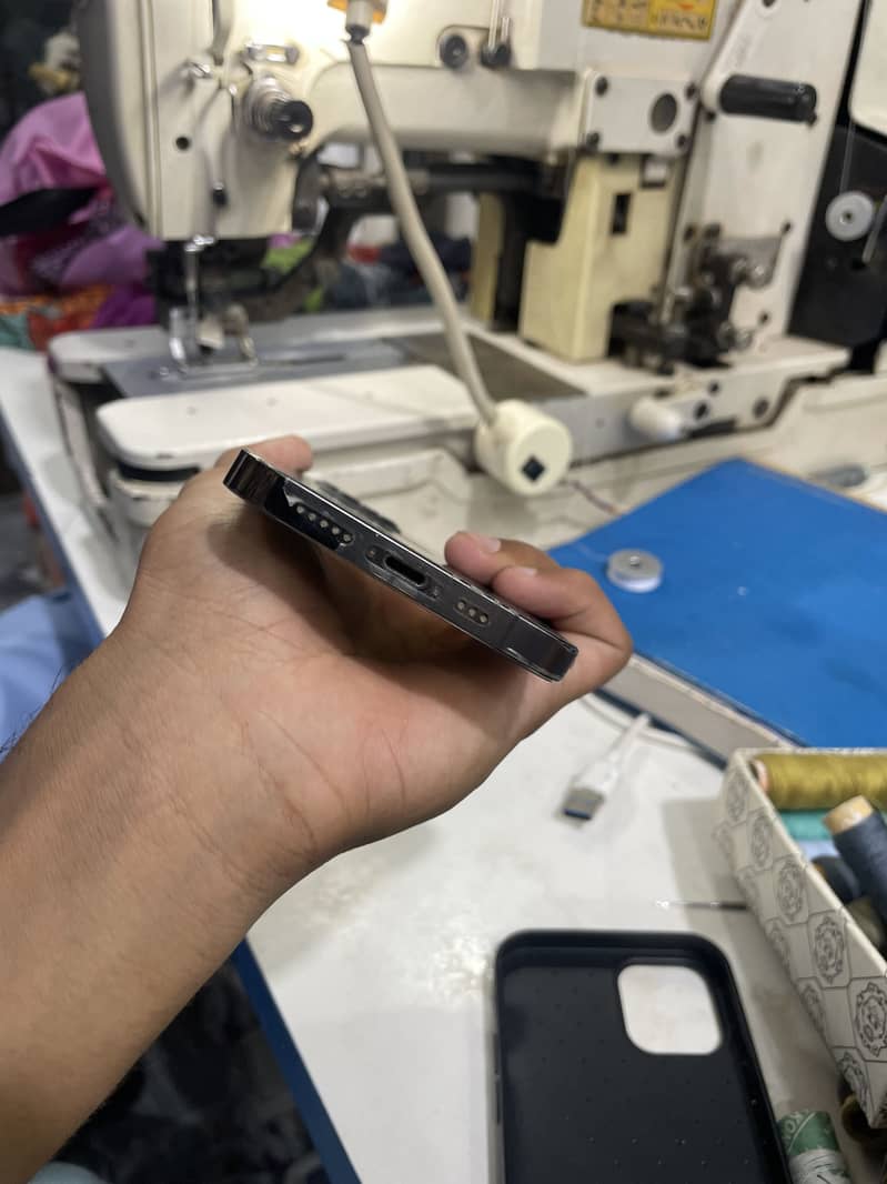 Apple iPhone 12 Pro 4