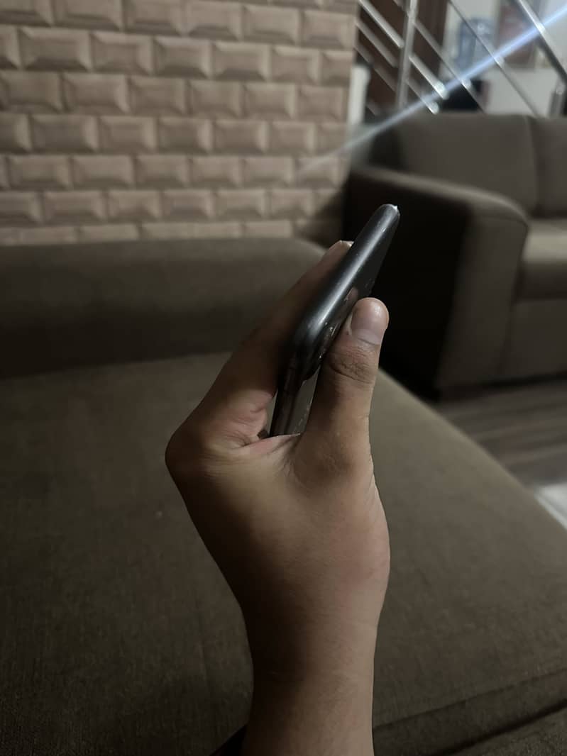 Apple iPhone 11 3