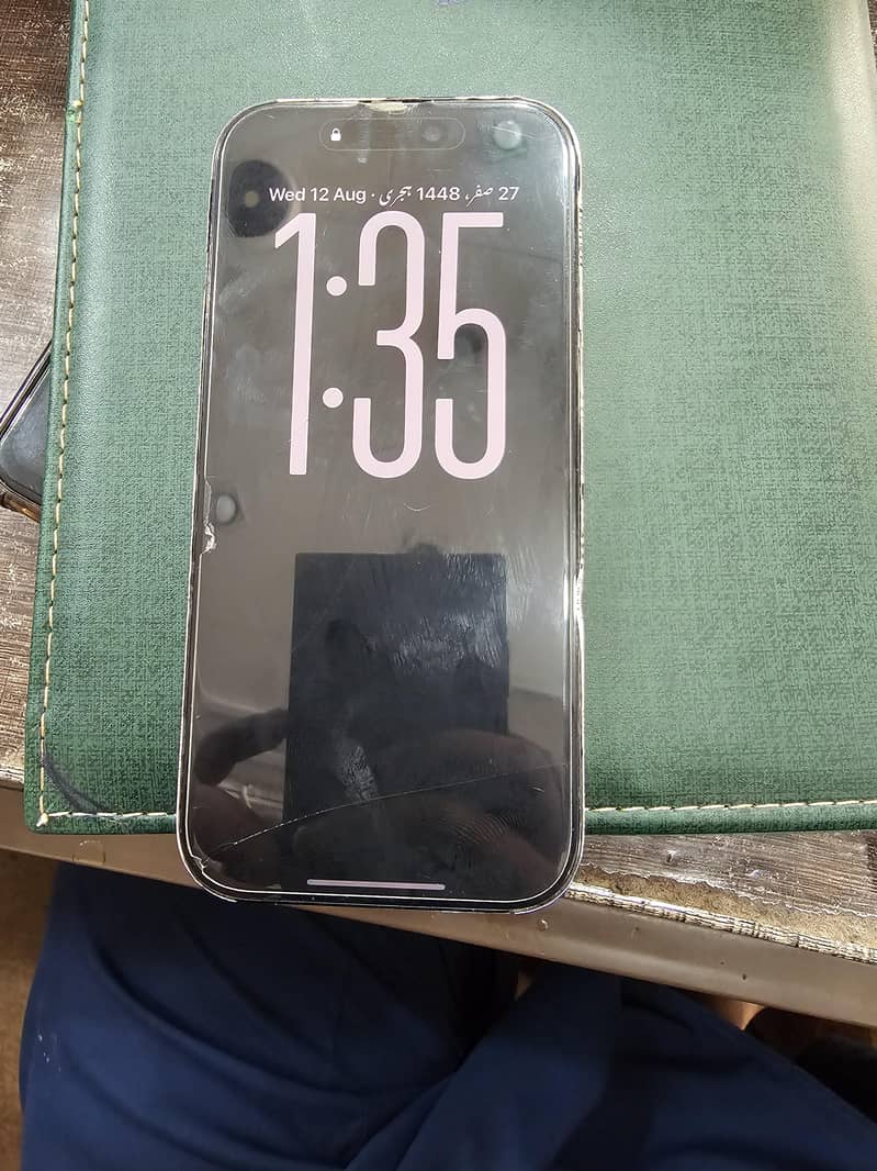 Apple iPhone 16 Pro 2