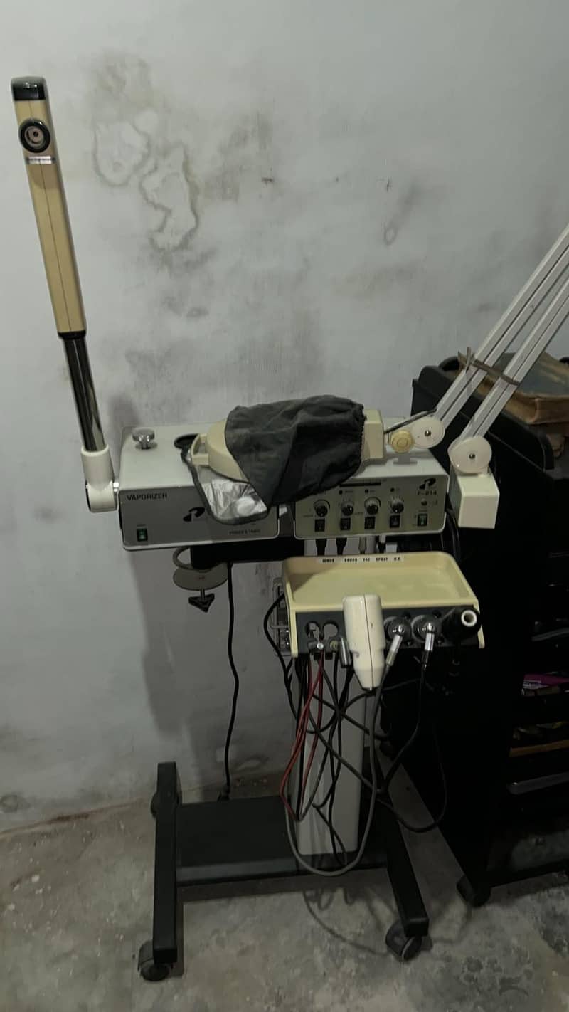 Hydrafacial machine 0
