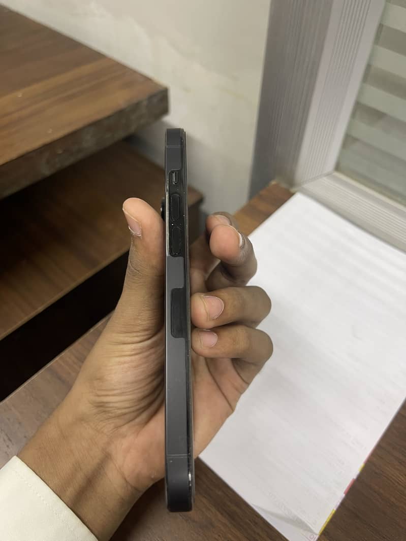 Apple iPhone 14 Pro 1
