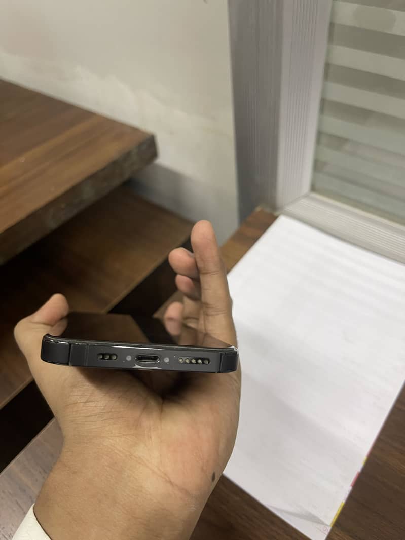 Apple iPhone 14 Pro 2