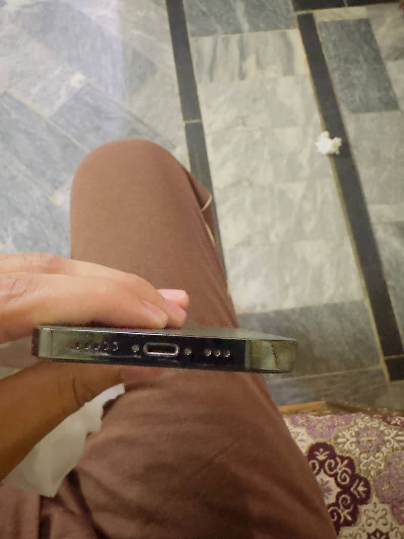 Apple iPhone 13 Pro 2