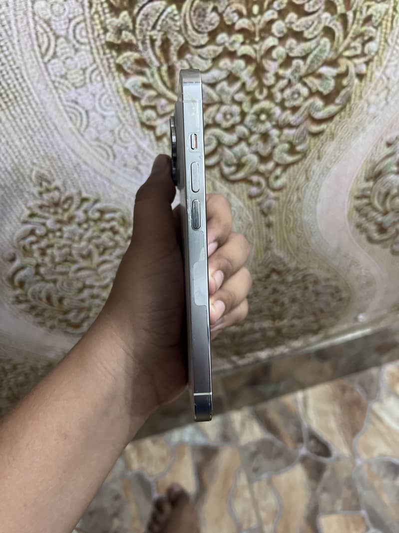 Apple iPhone 14 Pro 1
